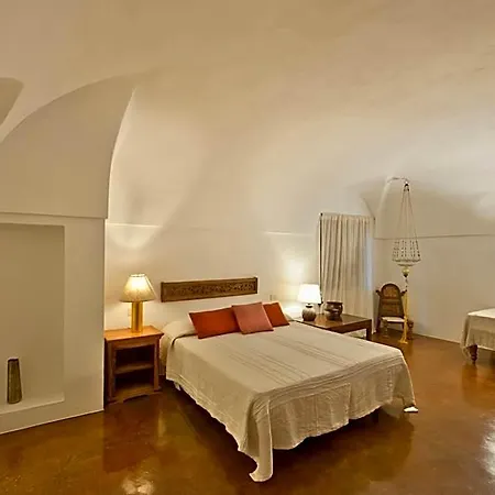 Zubebi Hotel 4*